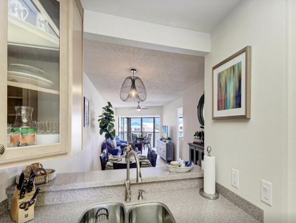 Holmes Beach Stunning Vacation Condo